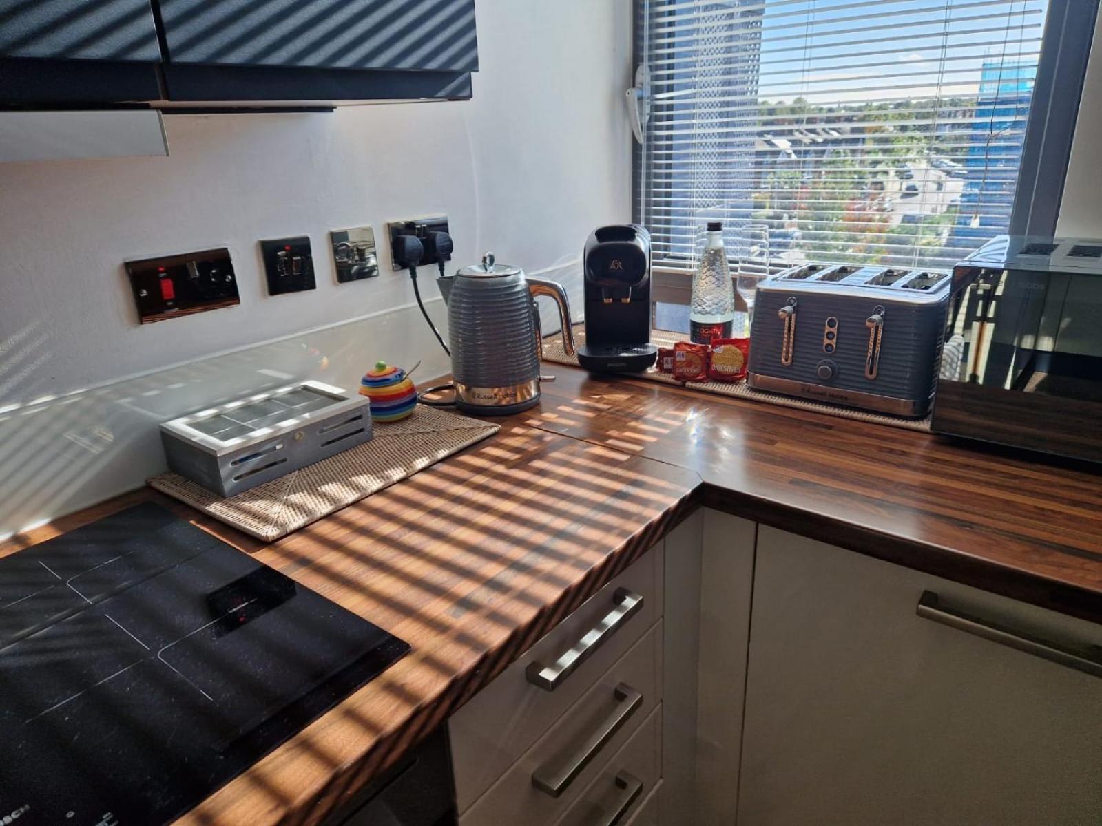 Cosy 1 Bedroom Apartment With Balcony Near Chiswick Londra Esterno foto