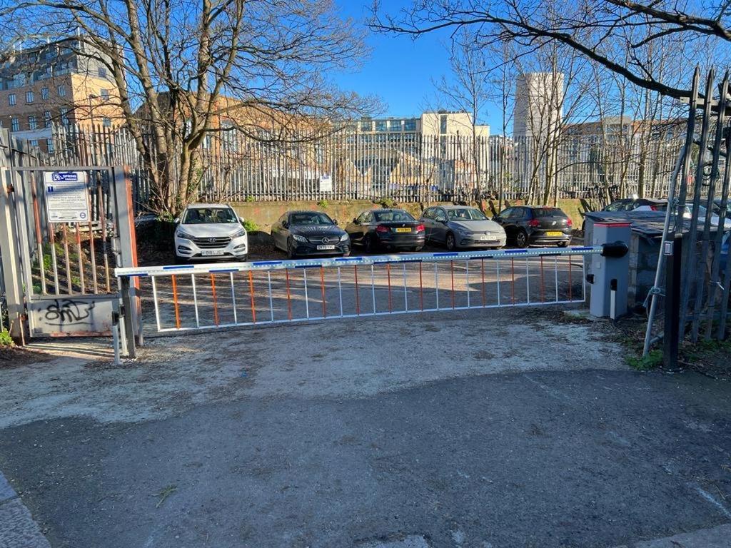 Cosy 1 Bedroom Apartment With Balcony Near Chiswick Londra Esterno foto